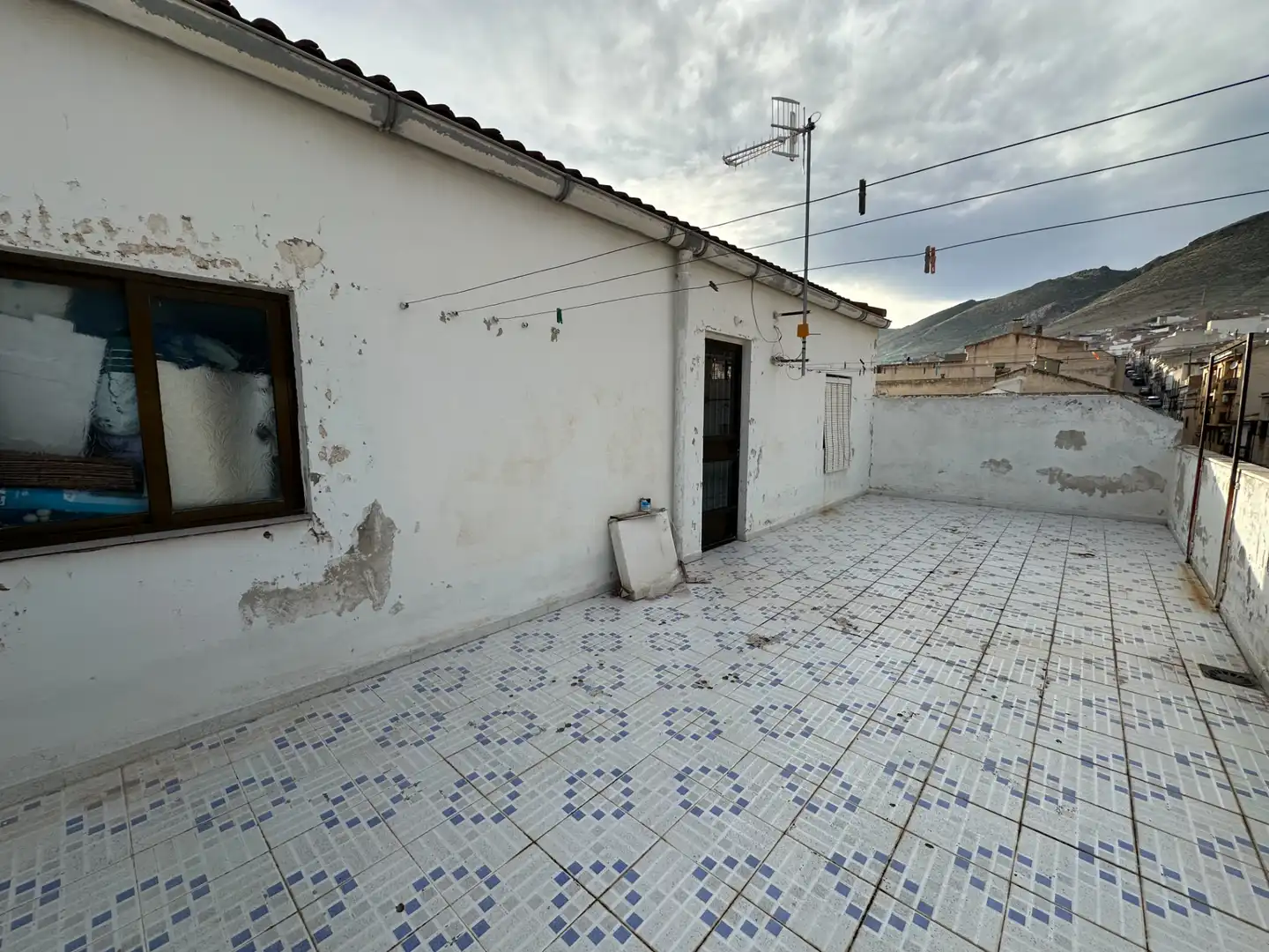 Vista exterior de Piso en venta en Jódar con Aire acondicionado, Terraza y Trastero
