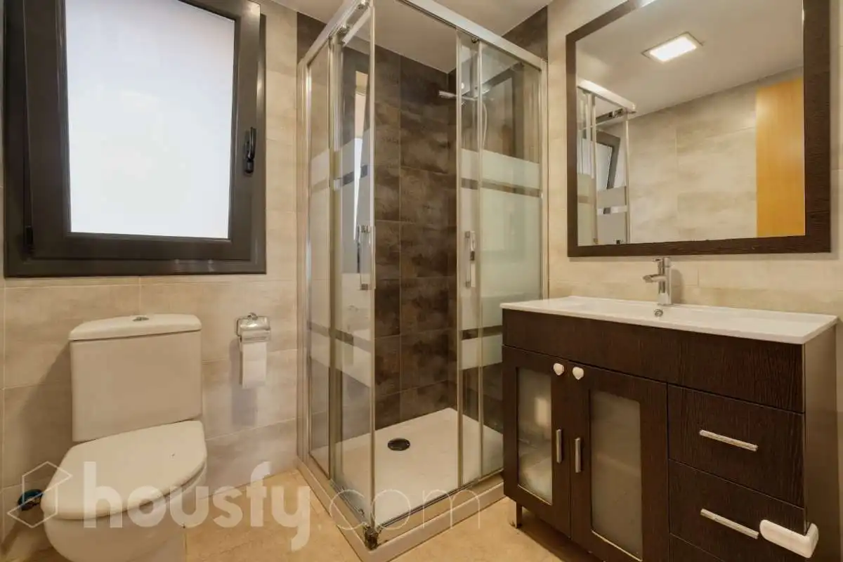 Badezimmer von Maisonette zum Verkauf in Roda de Berà mit Klimaanlage, Terrasse und Abstellraum
