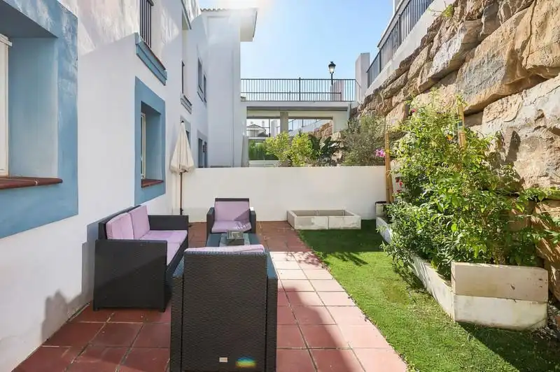 Terrace of Ground floor for rent in Benahavís  with Air Conditioner, Private garden and Terrace