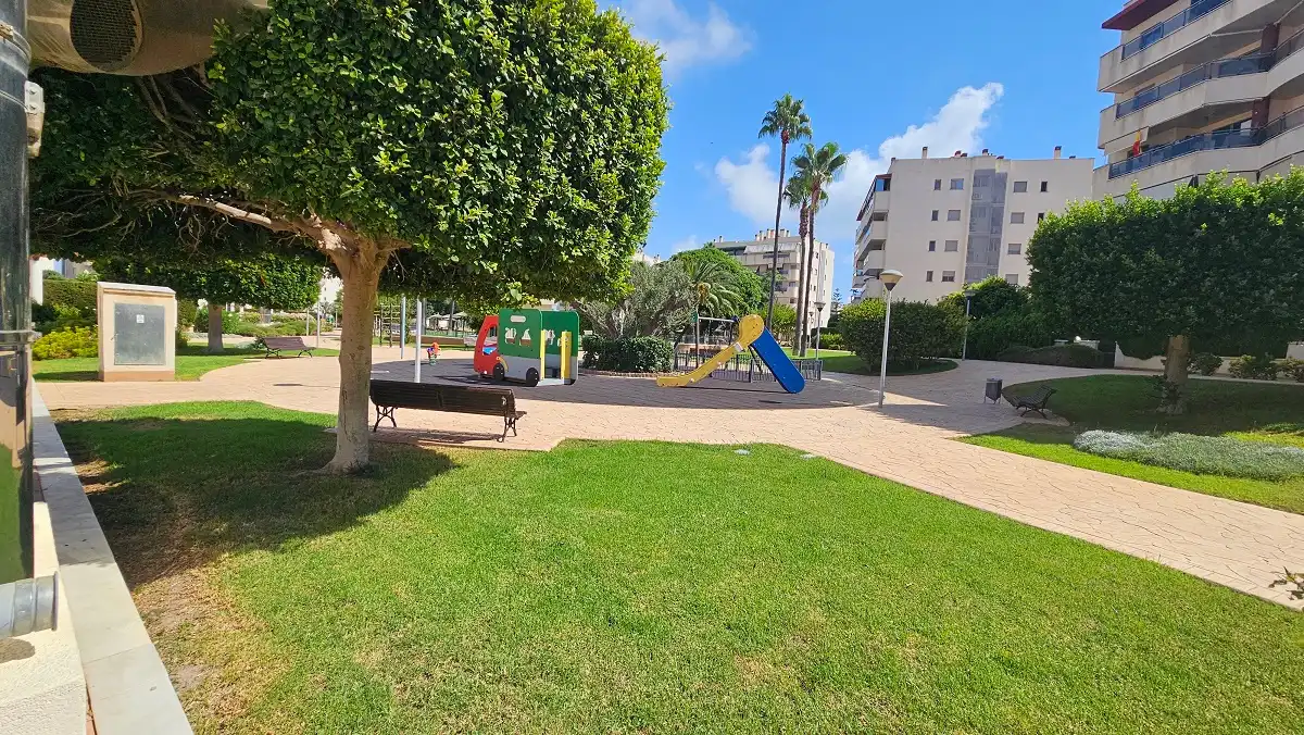 Aparcament de Apartament en venda en Elche / Elx amb Aire condicionat, Traster i Balcó