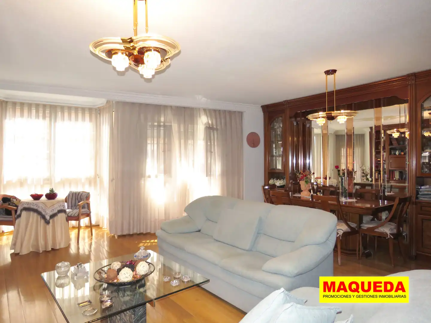Living room of Flat for sale in Alcorcón  with Air Conditioner, Heating and Parquet flooring