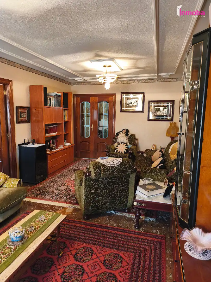 Sala de estar de Piso en venta en Aranda de Duero con Calefacción, Parquet y Trastero