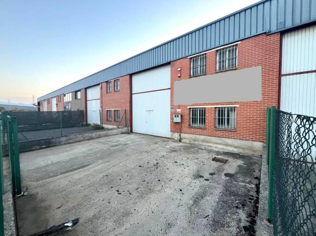 Nave industrial en Venta en Calle O en Aranguren