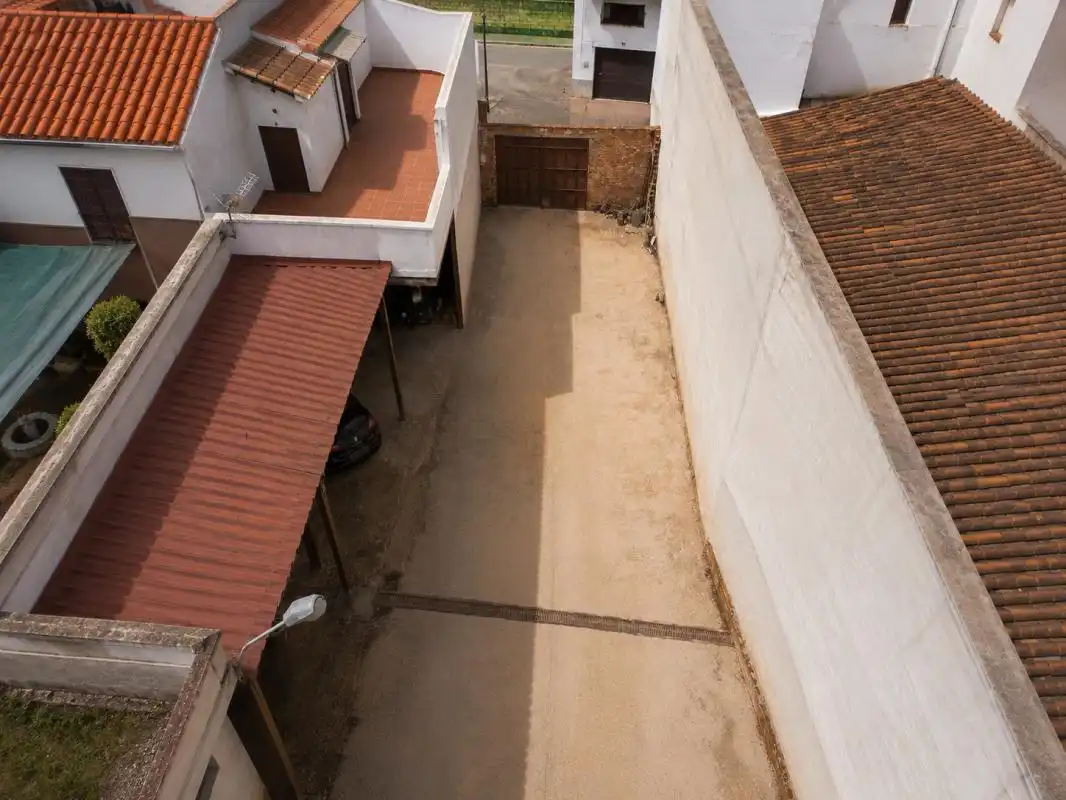 Casa adosada en venda en Valdepeñas amb Calefacció, Terrassa i Traster