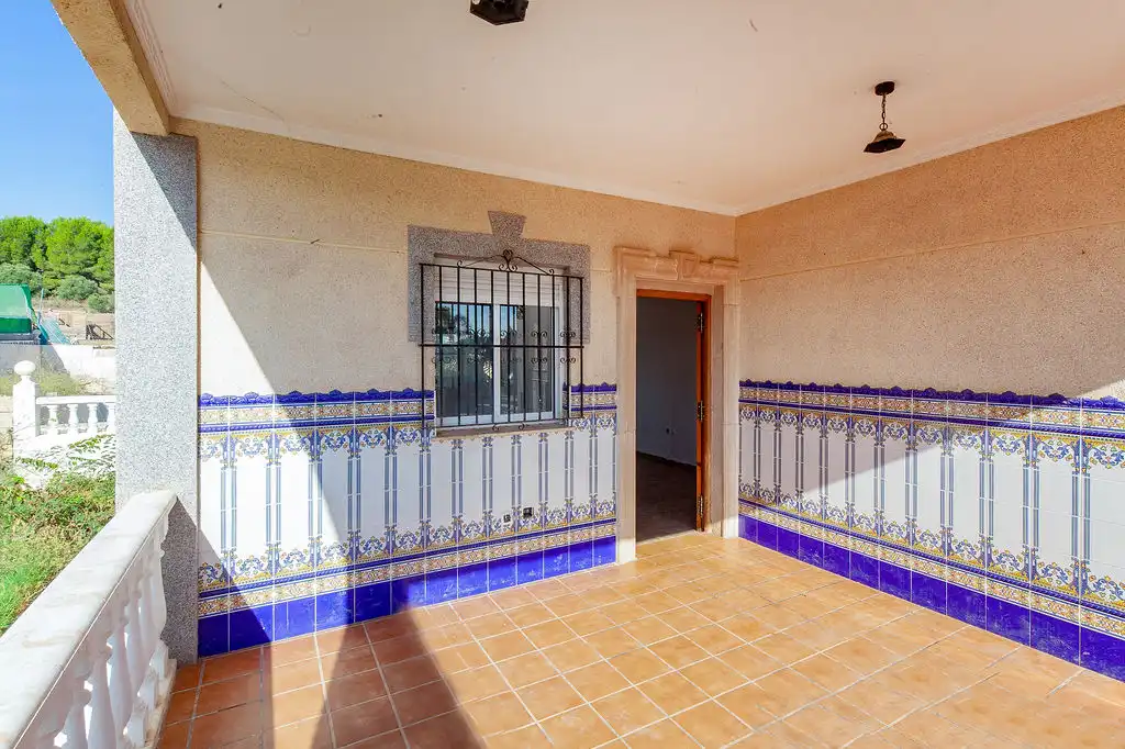 Houses for sale in Montroi / Montroy, Valencia