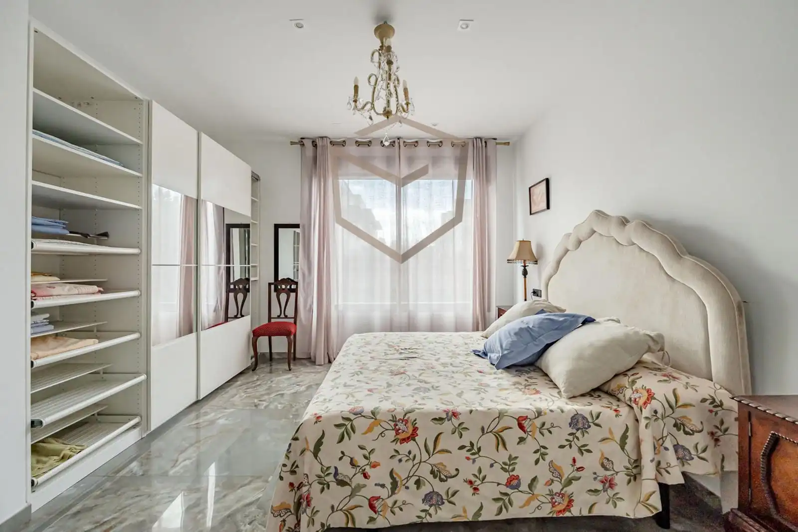 Schlafzimmer von Einfamilien-Reihenhaus zum Verkauf in Pozuelo de Alarcón mit Klimaanlage, Heizung und Terrasse