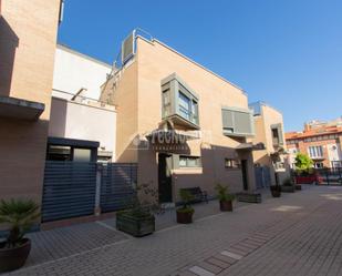 Exterior view of Single-family semi-detached for sale in Valladolid Capital  with Air Conditioner, Heating and Terrace