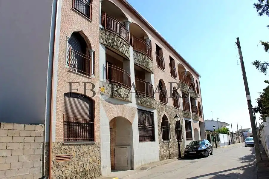 Vista exterior de Piso en venta en Cazalegas con Terraza y Trastero