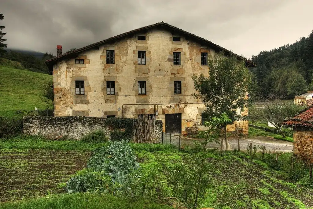 Vista exterior de Finca rústica en venta en Elorrio con Jardín privado, Terraza y Amueblado