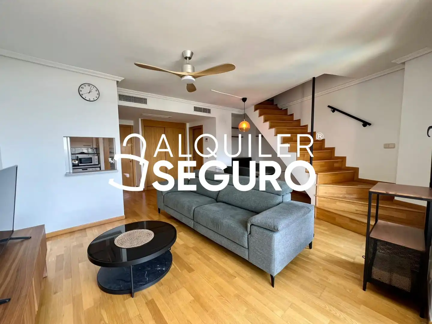 Living room of Flat for rent in Madrid  with Air Conditioner, Heating and Swimming Pool