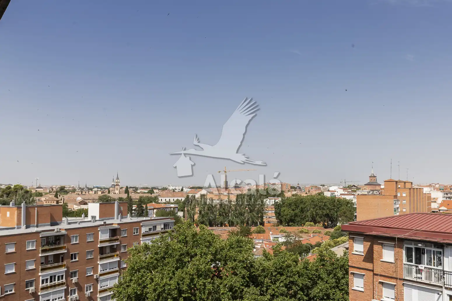 Vista exterior de Piso en venta en Alcalá de Henares con Calefacción y Terraza