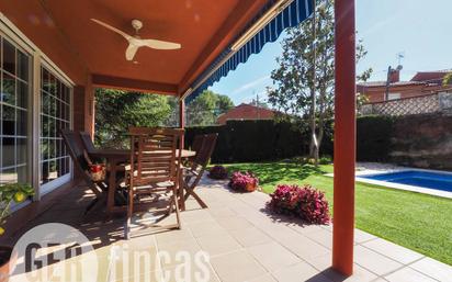 Jardí de Casa o xalet en venda en Terrassa amb Aire condicionat i Terrassa