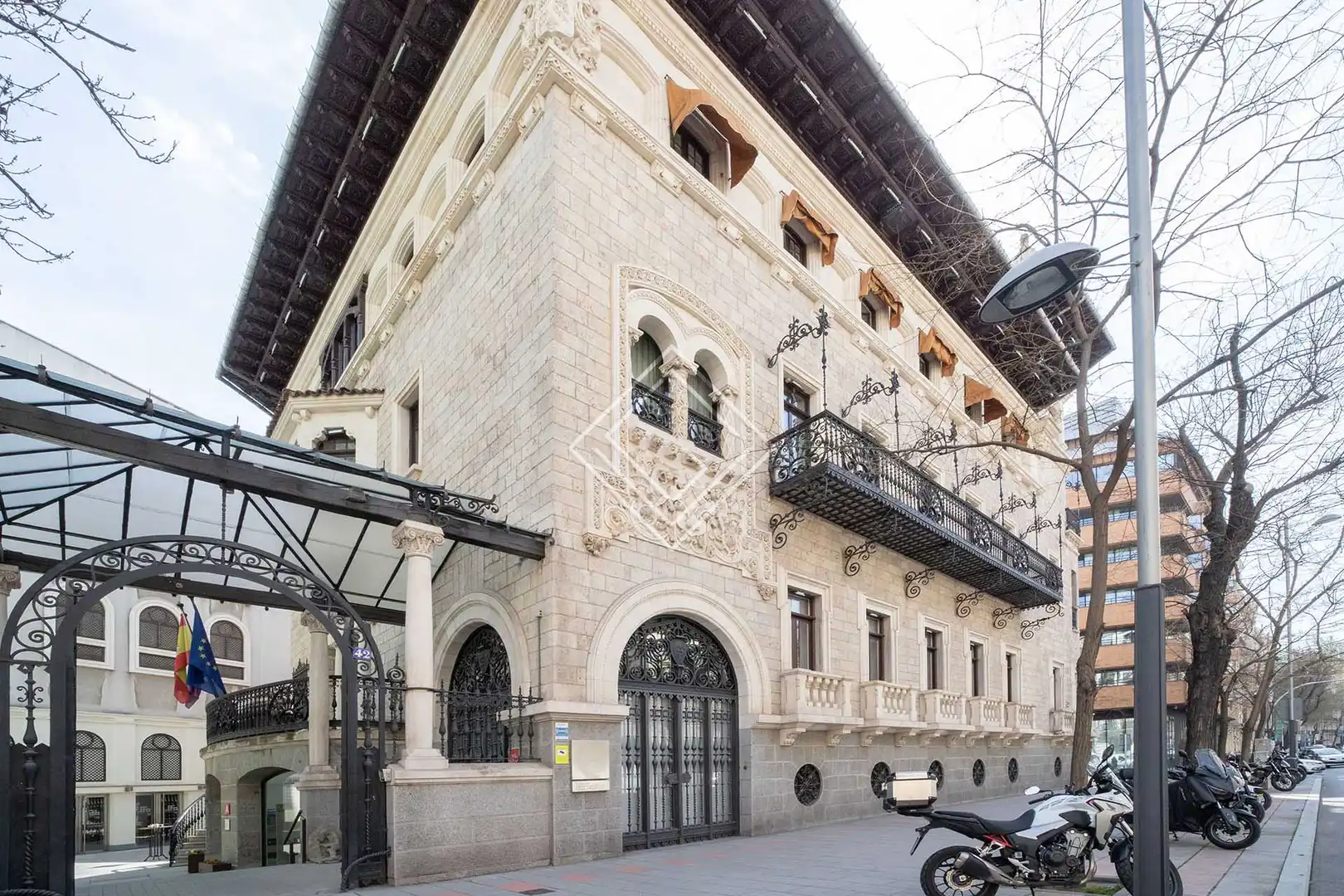 Außenansicht von Wohnung zur Miete in Madrid mit Klimaanlage, Heizung und Haustiere erlaubt