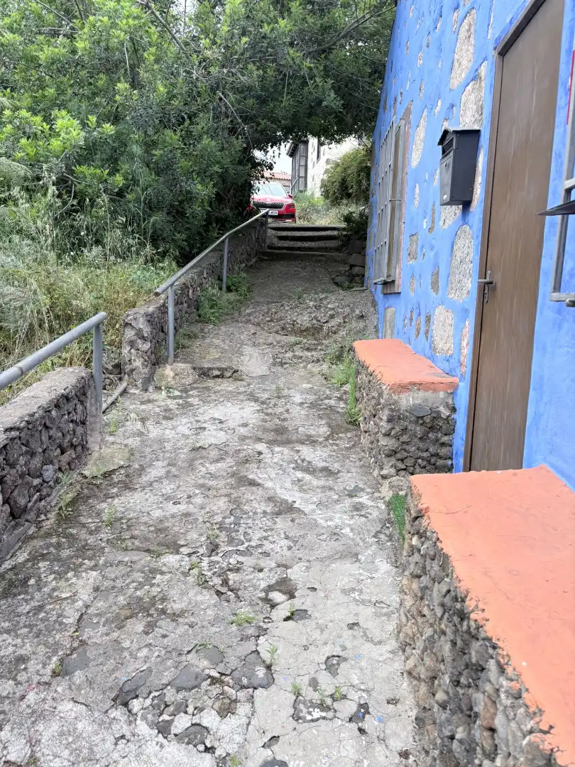 Vista exterior de Casa adosada en venda en Santa Brígida amb Jardí privat, Traster i Moblat
