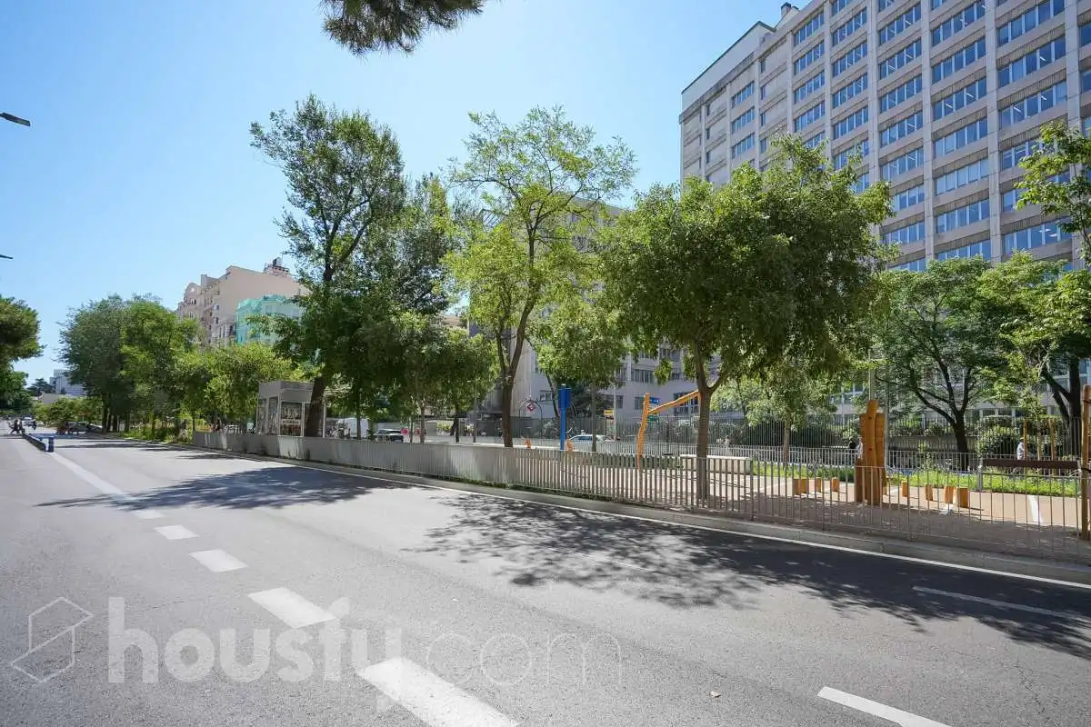 Pis en venda a Avenida Reina Victoria, Ciudad Universitaria