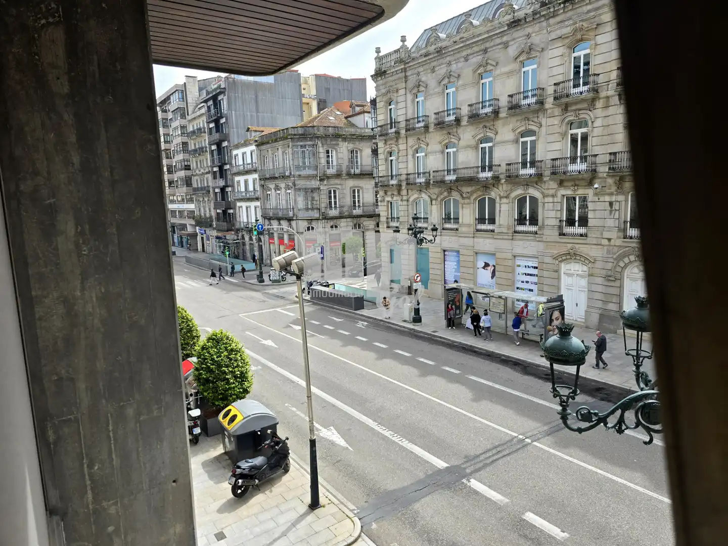 Vista exterior de Oficina en venta en Vigo  con Calefacción