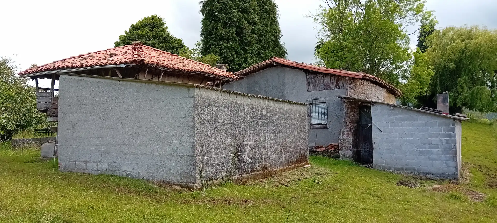 Exterior view of Houses for sale in Parres  with Private garden and Furnished