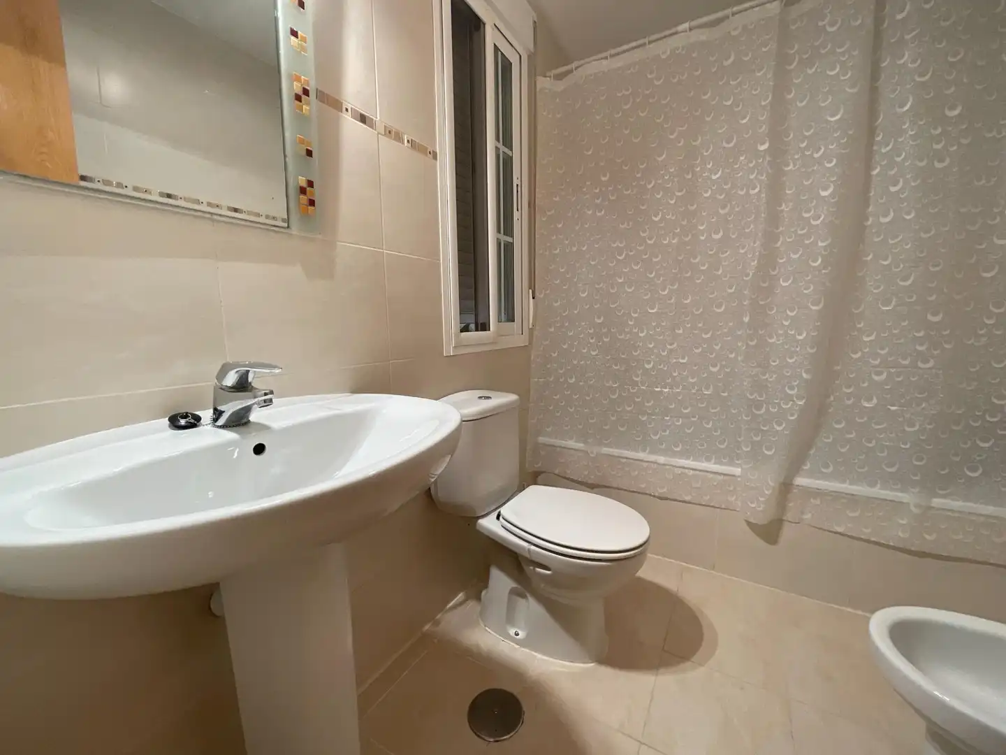 Bathroom of Flat for sale in Pantoja  with Air Conditioner, Heating and Storage room