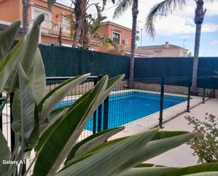 Piscina de Casa adosada en venda en La Pobla de Vallbona amb Aire condicionat, Calefacció i Jardí privat