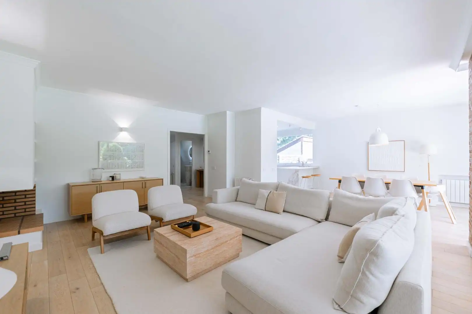 Wohnzimmer von Einfamilien-Reihenhaus zur Miete in Boadilla del Monte mit Klimaanlage, Heizung und Privatgarten