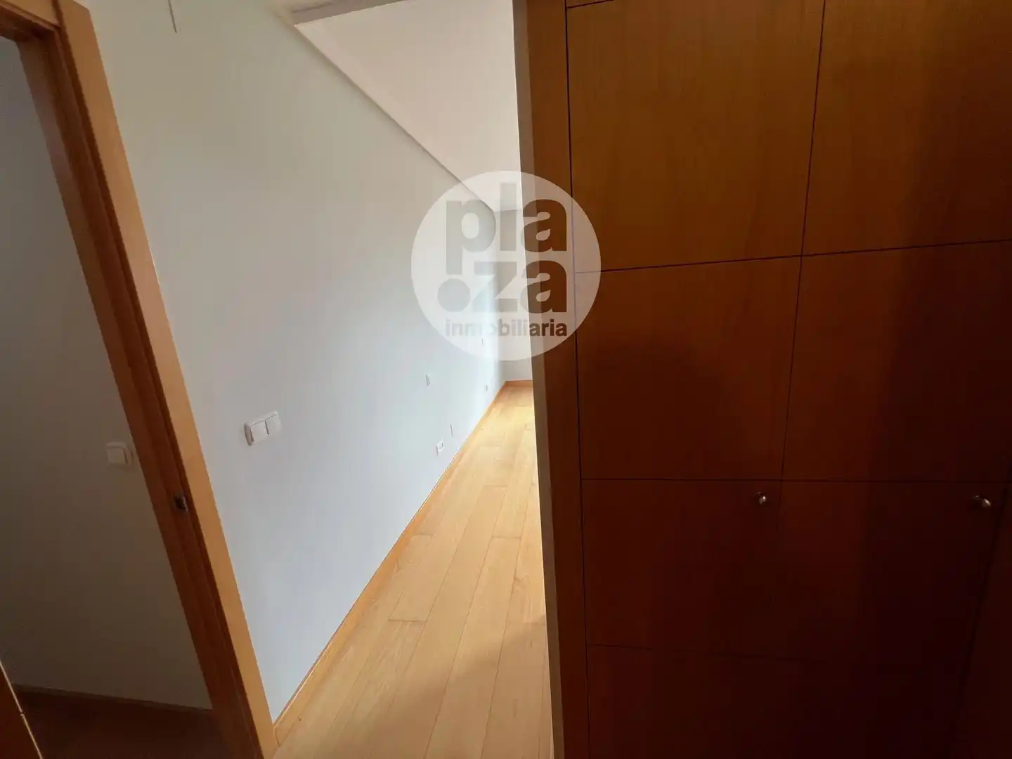 Dormitori de Pis de lloguer en Burgos amb Calefacció i Traster
