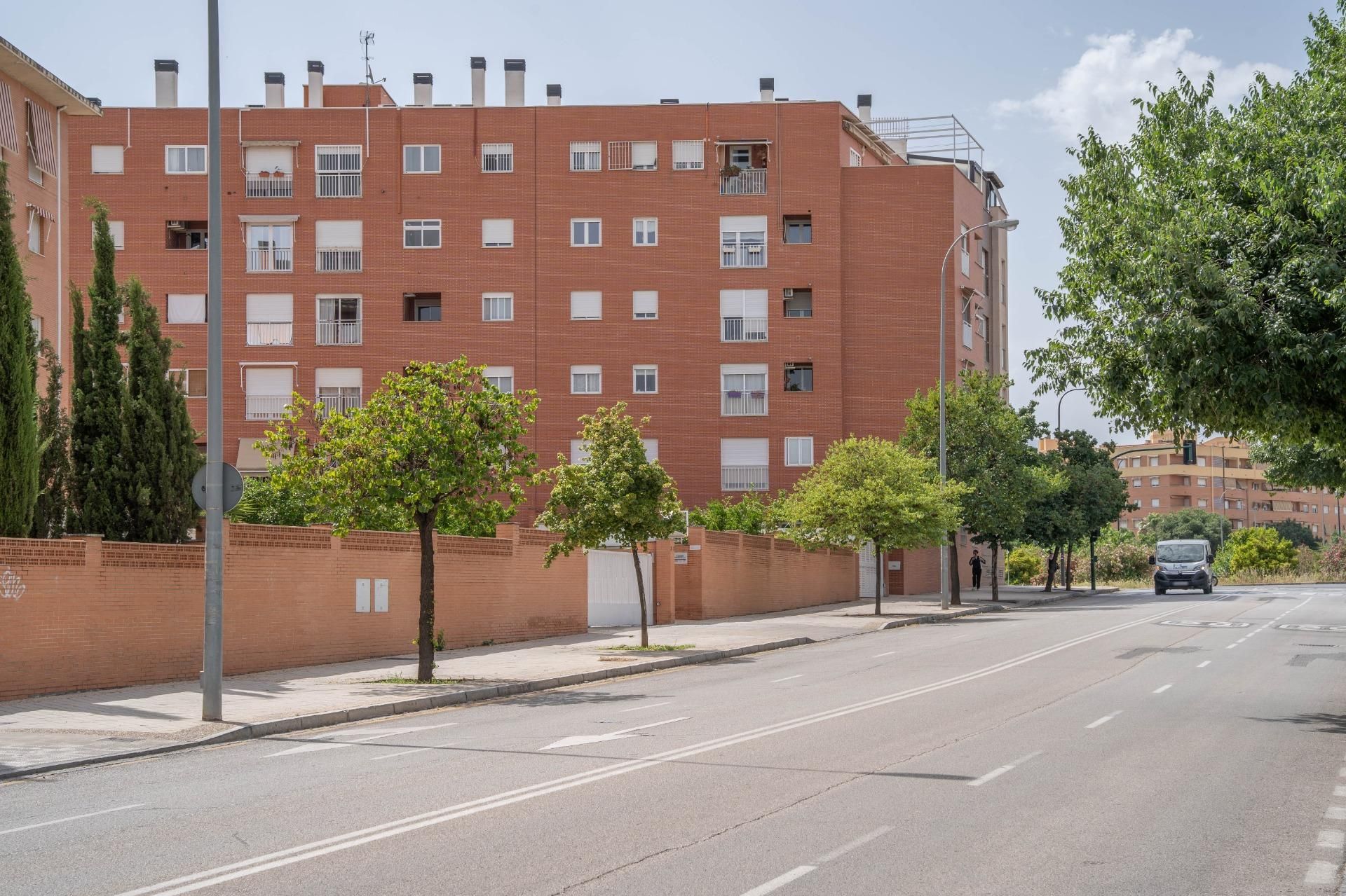 Exterior view of Flat for sale in  Granada Capital  with Air Conditioner, Heating and Terrace