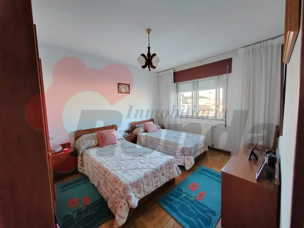 Flat for sale in A Milagrosa