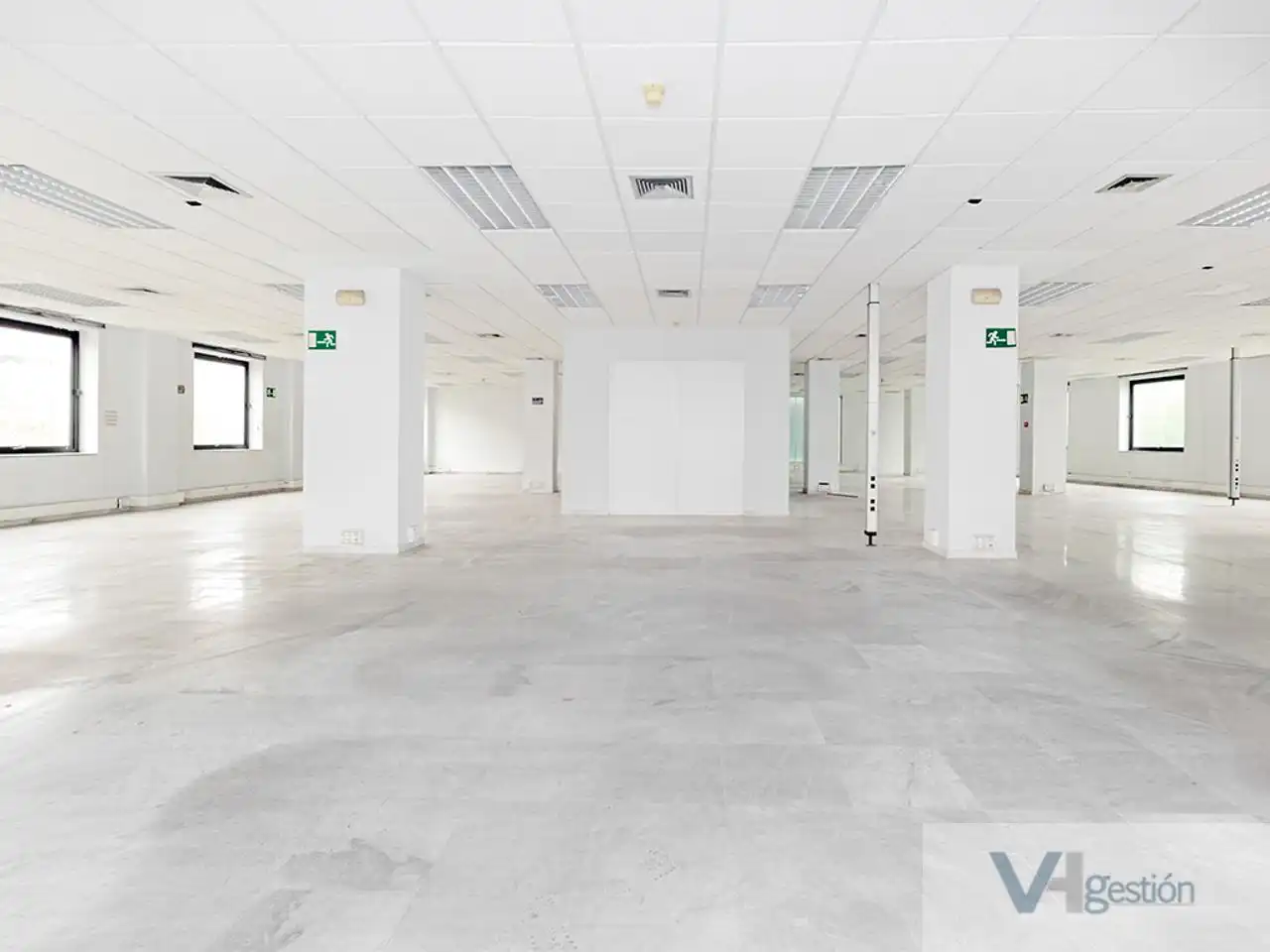 Office for sale in REINO UNIDO, El Cano - Los Bermejales