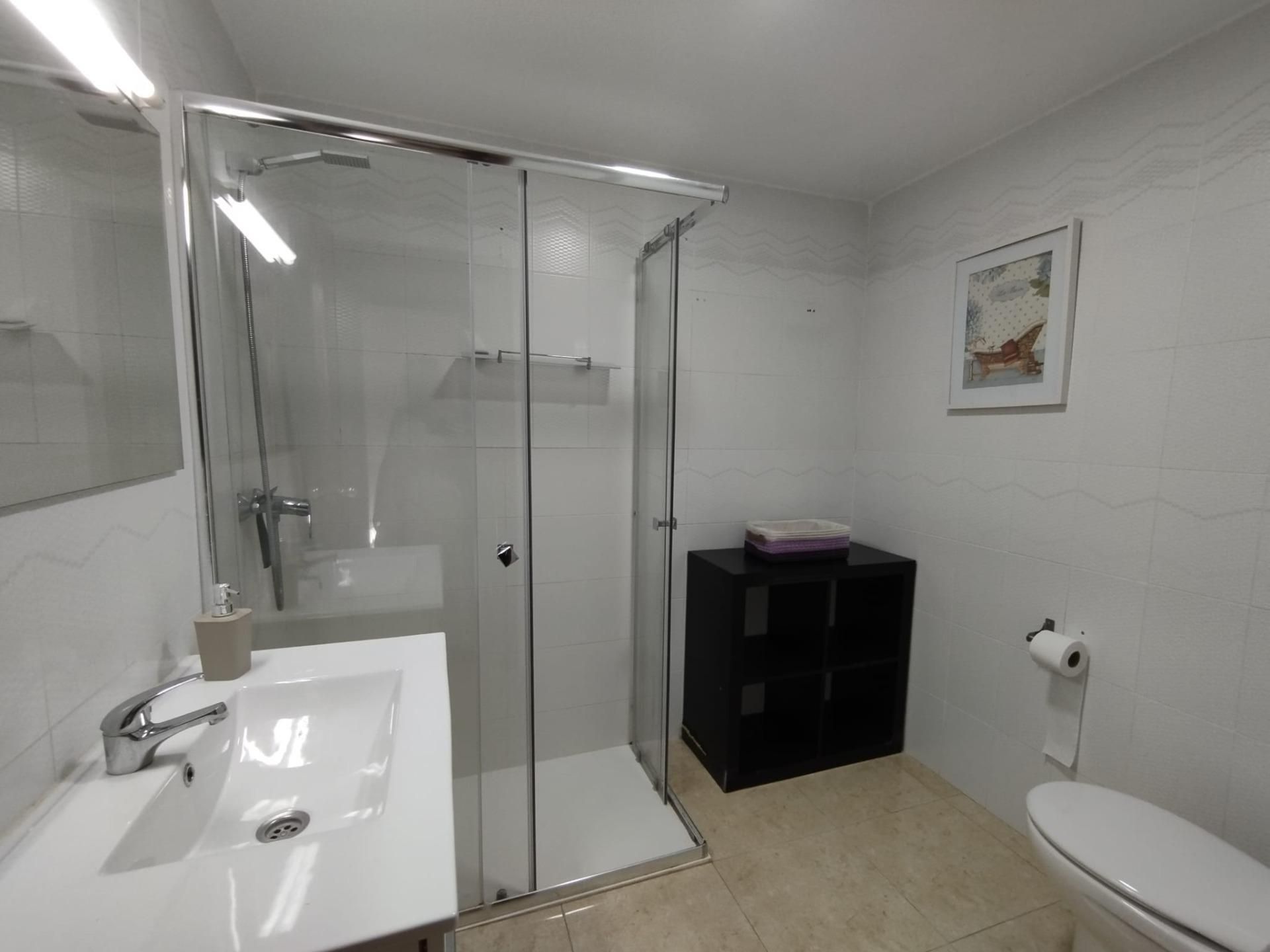 Bathroom of Flat to rent in Alicante / Alacant  with Air Conditioner, Heating and Terrace