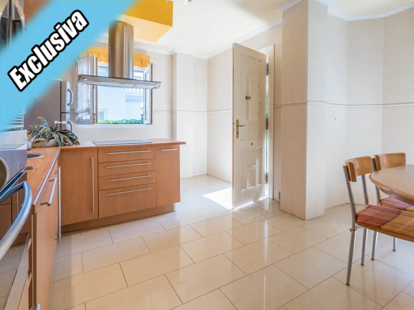 Cuina de Casa o xalet en venda en Bárcena de Cicero amb Calefacció, Jardí privat i Terrassa