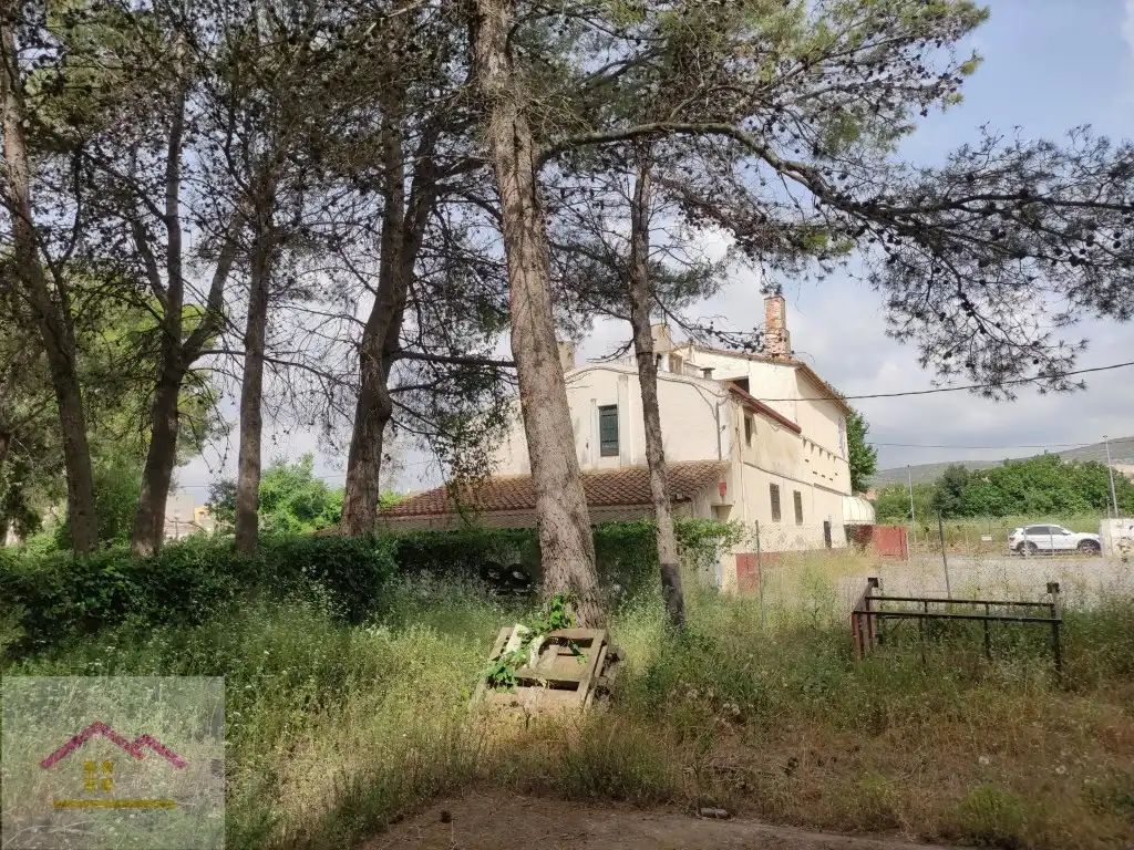 Casa rústica amb terrassa en venda a Partida Plans S/N