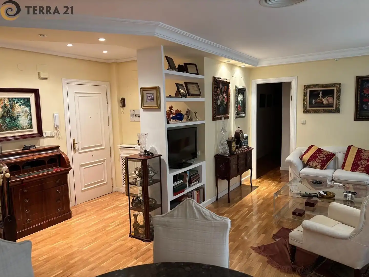 Sala d'estar de Pis en venda en Jaén amb Aire condicionat, Calefacció i Parquet