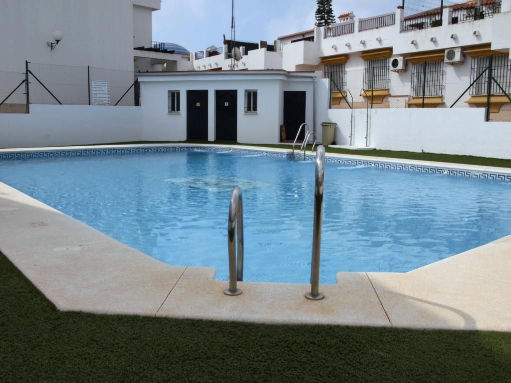 Swimming pool of Single-family semi-detached to rent in El Portil