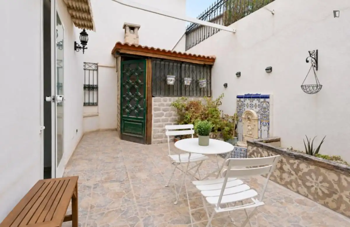Terraza de Casa o chalet para compartir en Madrid con Calefacción, Amueblado y Horno