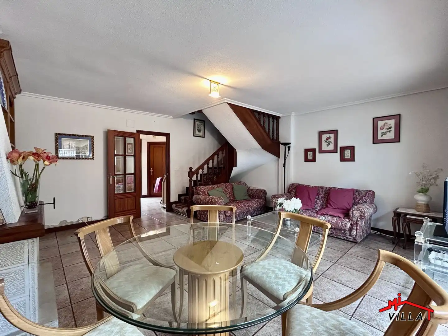 Sala de estar de Casa adosada en venta en Laredo con Calefacción