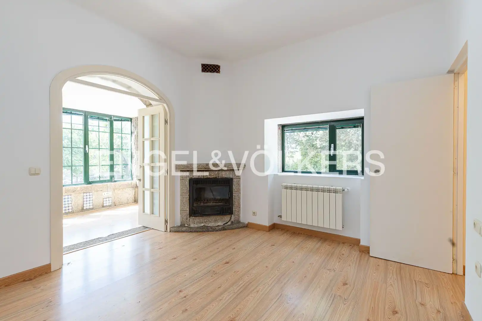 Sala d'estar de Casa o xalet en venda en Hoyo de Manzanares amb Calefacció, Jardí privat i Terrassa