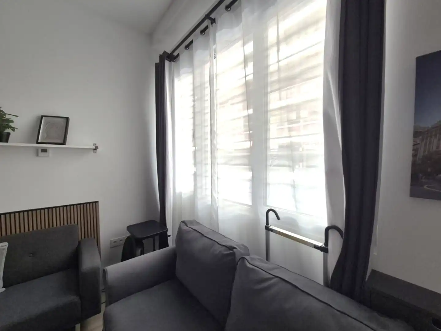 Sala d'estar de Estudi de lloguer en Madrid amb Aire condicionat, Calefacció i Moblat
