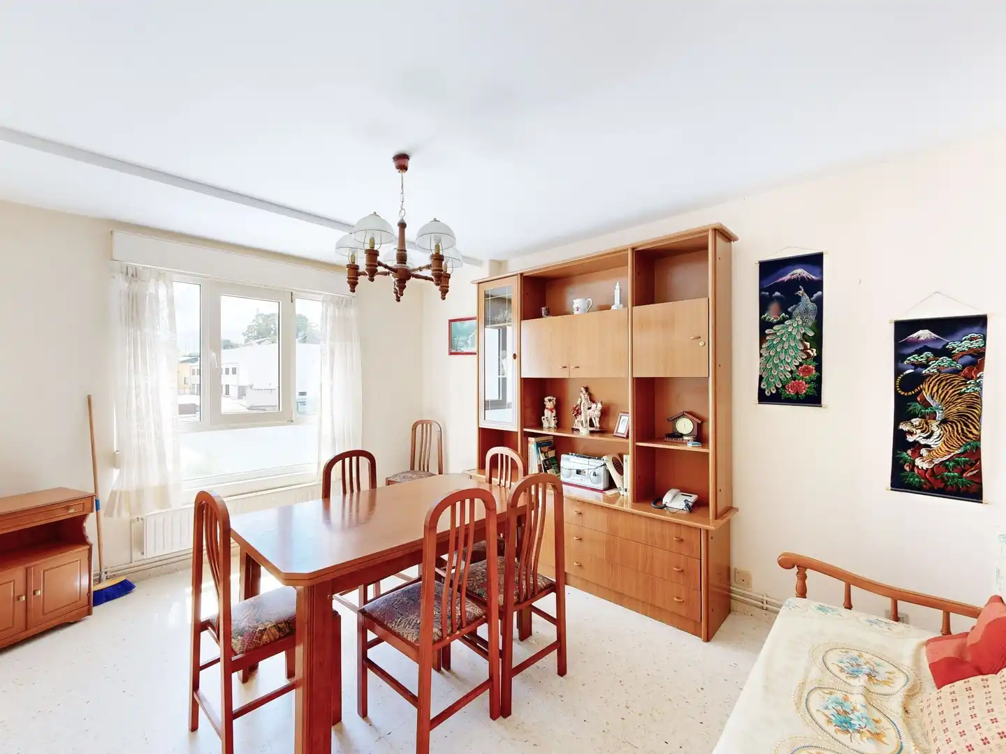 Comedor de Piso en venta en Foz con Calefacción, Trastero y Amueblado