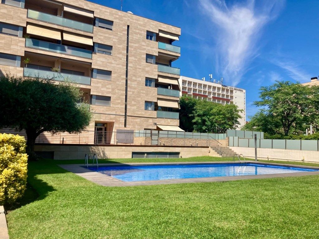 Piscina de Piso en venta en Calella con Aire acondicionado