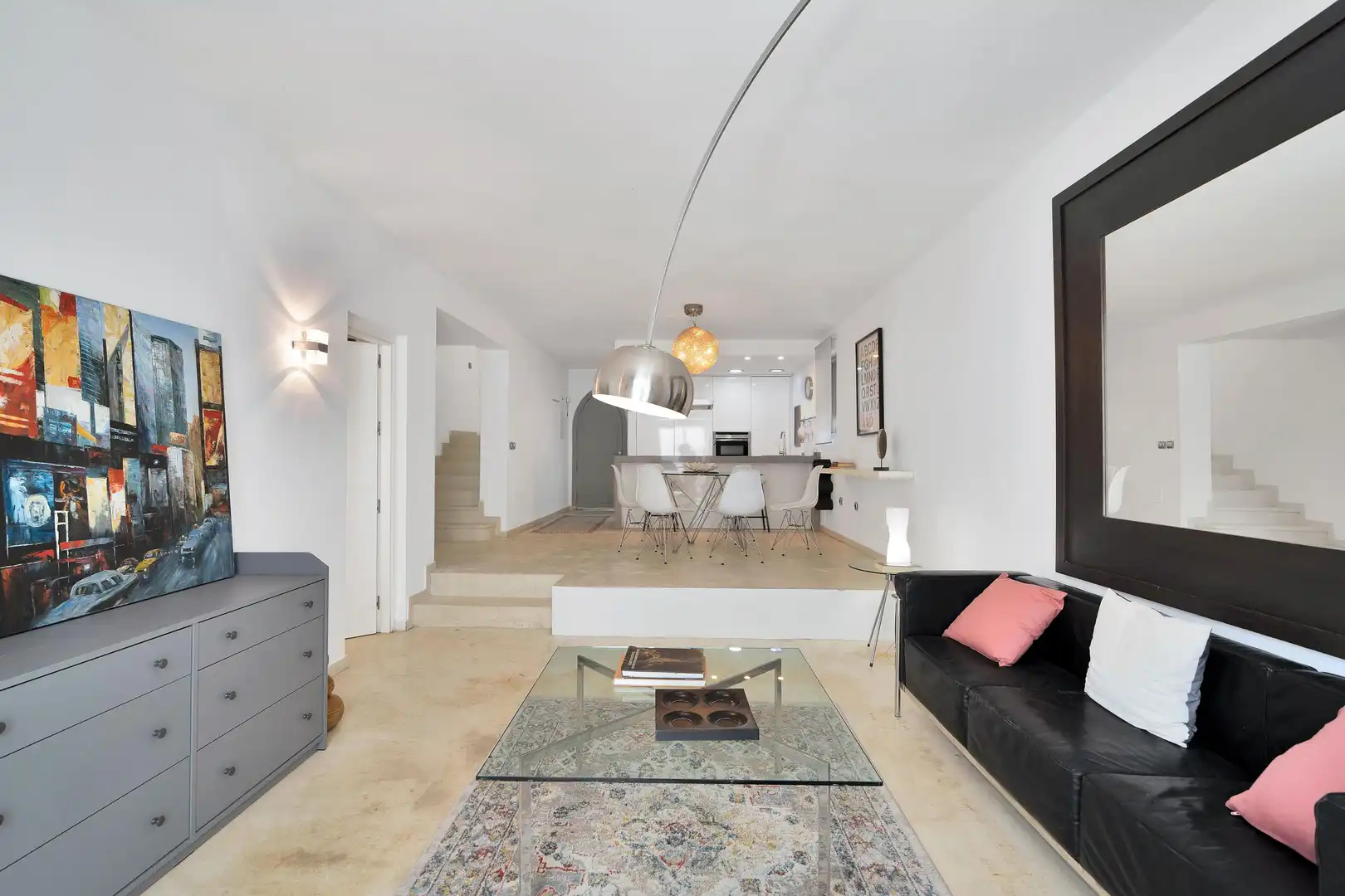 Sala d'estar de Dúplex de lloguer en Marbella amb Calefacció, Jardí privat i Moblat