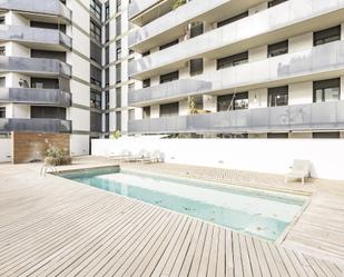 Swimming pool of Apartment to rent in  Barcelona Capital  with Air Conditioner, Heating and Parquet flooring