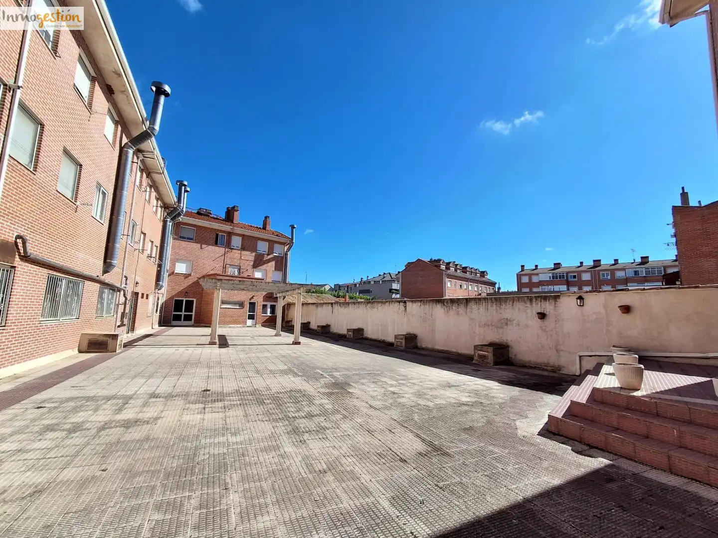Aparcament de Pis en venda en Tudela de Duero amb Calefacció i Traster