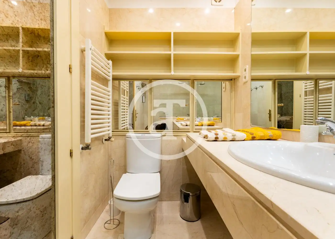 Badezimmer von Wohnung zur Miete in Madrid mit Klimaanlage, Heizung und Möbliert