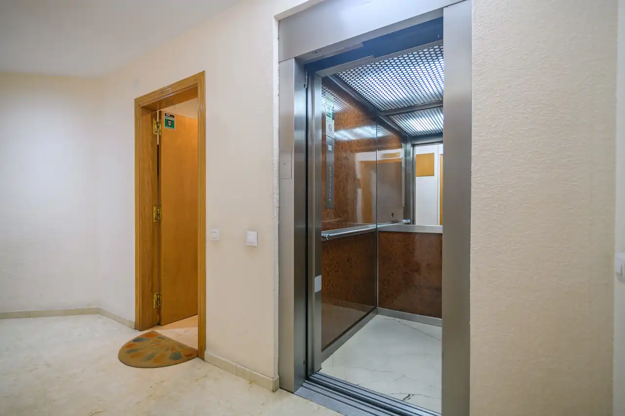 Wohnung zum Verkauf in Gavà mit Klimaanlage, Heizung und Balkon