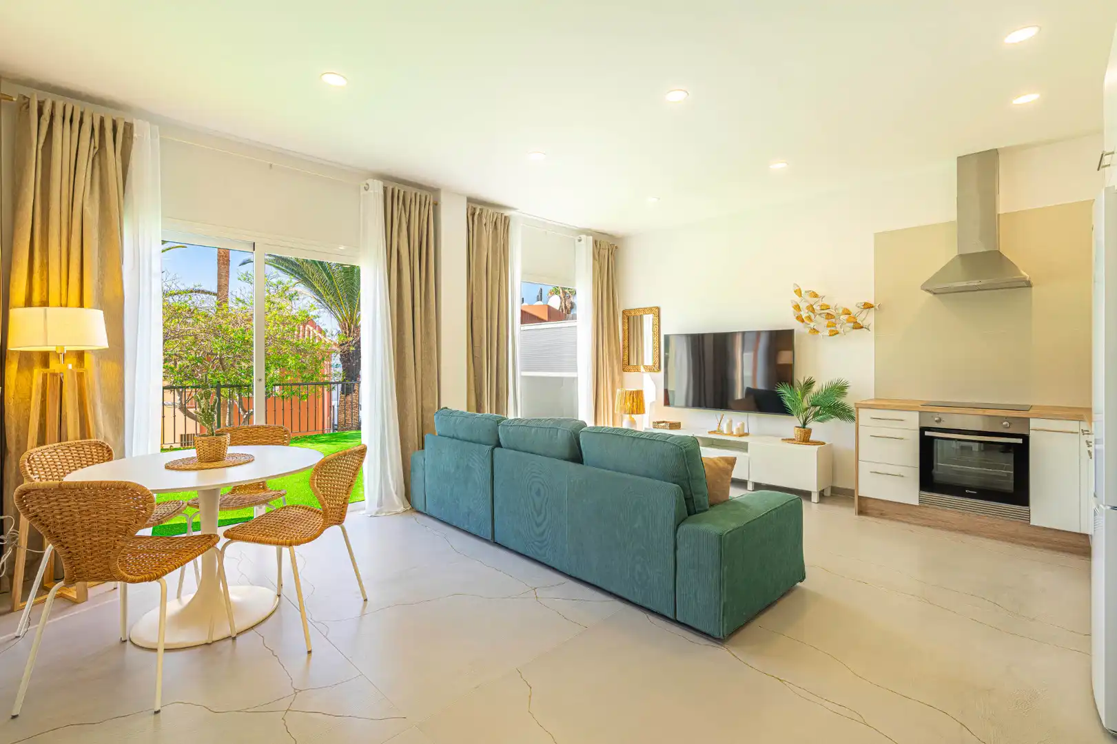 Sala d'estar de Planta baixa en venda en Callao Salvaje - Playa Paraíso