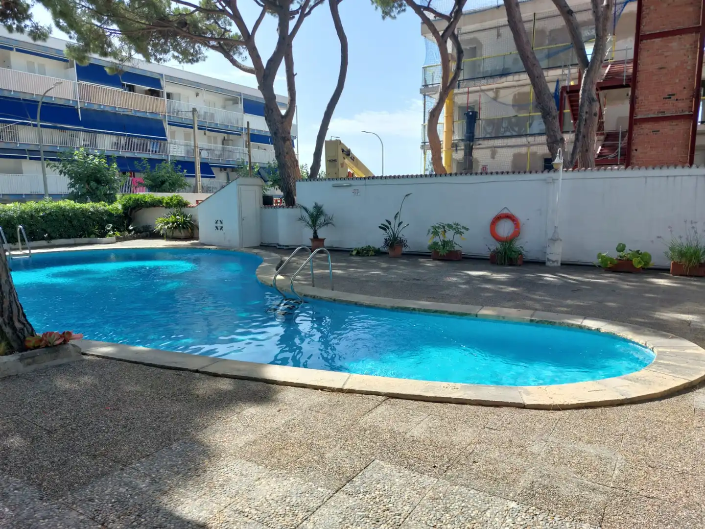 Piscina de Apartament en venda en Castelldefels amb Terrassa i Piscina comunitària