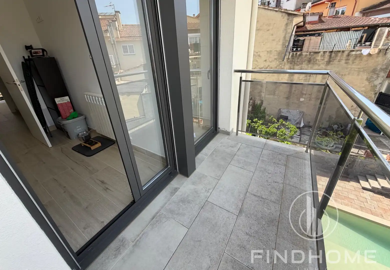 Terrasse von Einfamilien-Reihenhaus zum Verkauf in Olot mit Klimaanlage, Heizung und Privatgarten