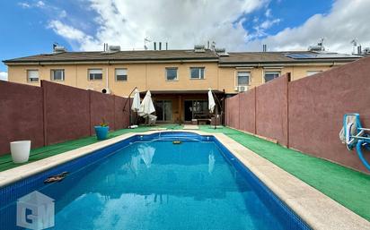 Swimming pool of Single-family semi-detached for sale in Arroyomolinos (Madrid)  with Air Conditioner, Heating and Private garden