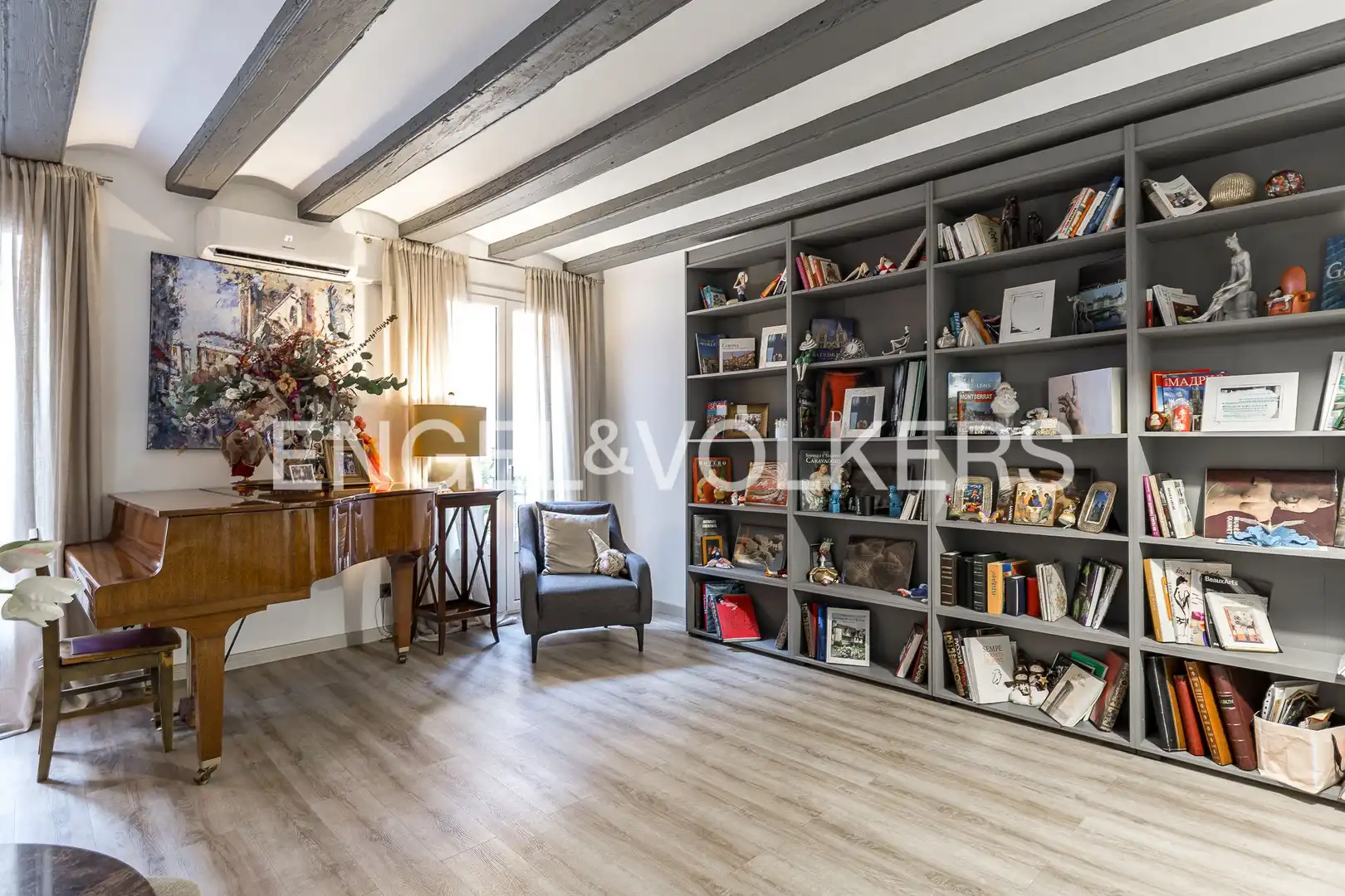Sala de estar de Piso en venta en Barcelona con Aire acondicionado, Calefacción y Amueblado
