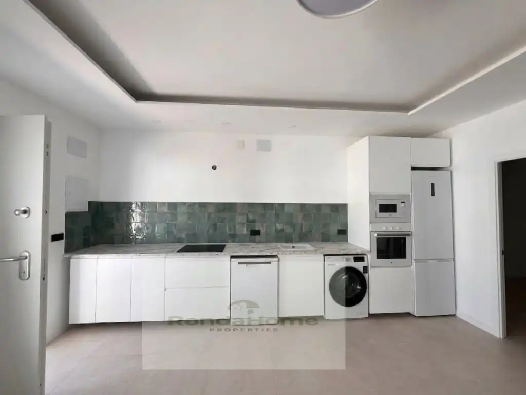 Flat with pool to rent in Carretera Alora, imagen 5